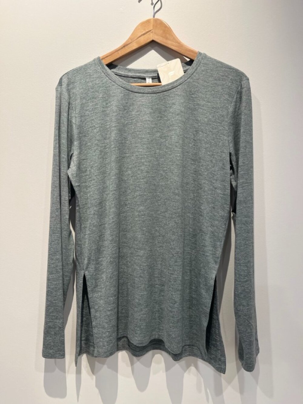 NWT Fabletics Women's M Dry-Flex Long Sleeve Tunic Top Stormcloud Heather Grey